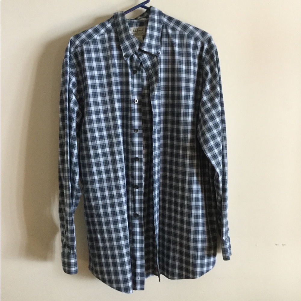 Six L.L. bean men’s large shirts.